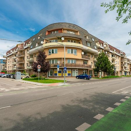 Apartmany Zlatovska Trencin Luaran gambar